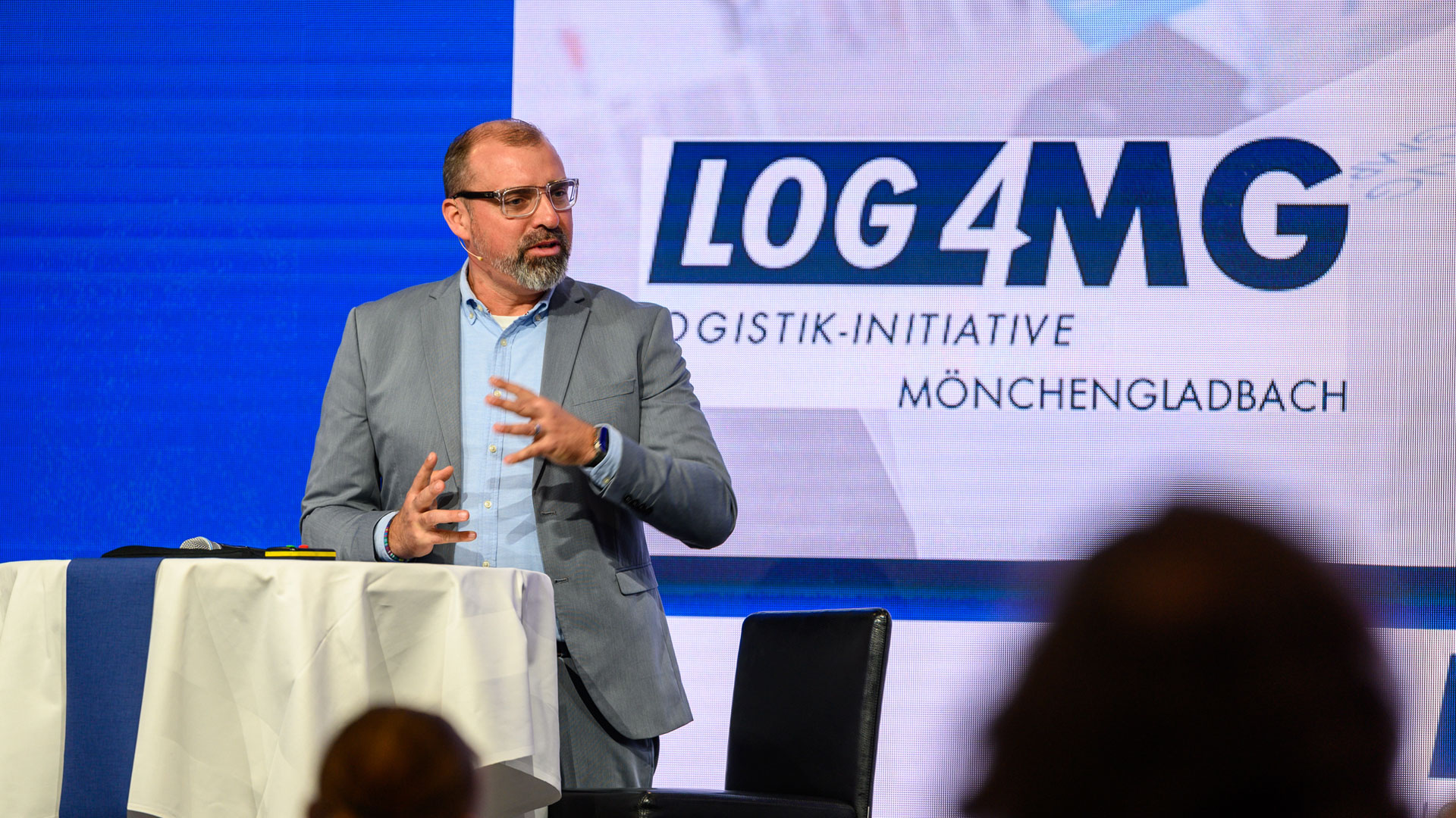 Foto Axel Tillmanns als Moderator