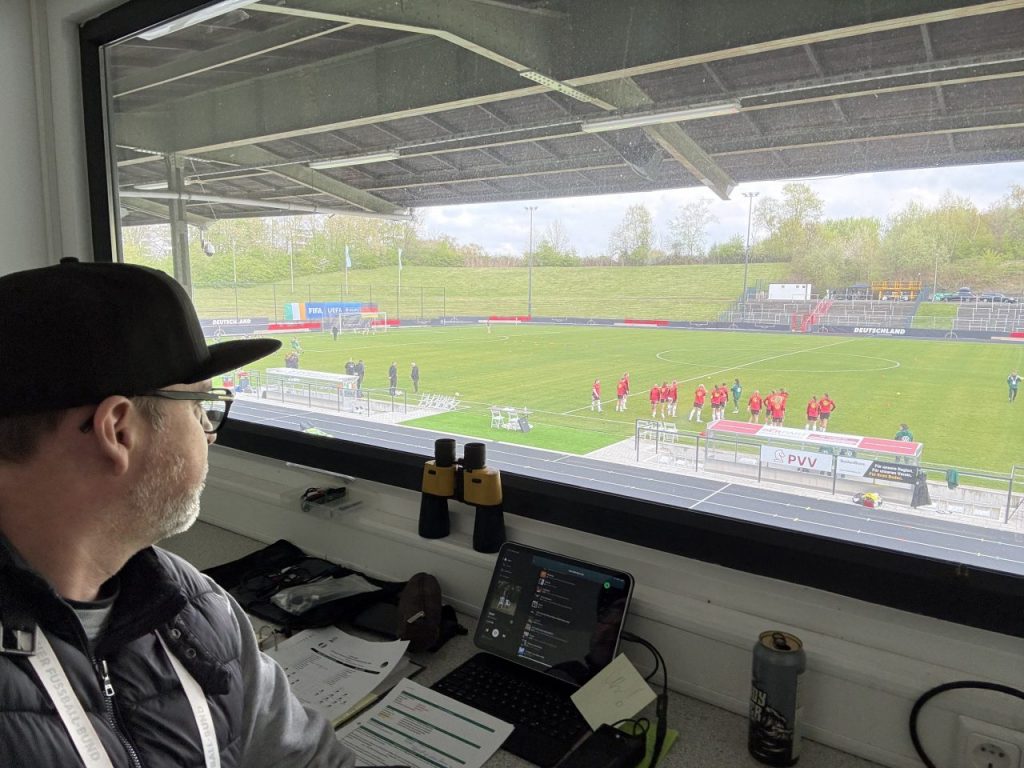 Stadionsprecher bei der UEFA Frauen U19 EM-Qualifikation in Velbert und Essen