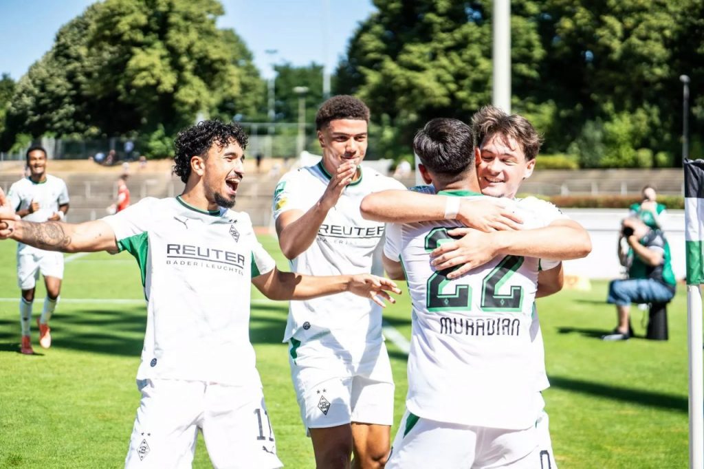 Traumstart für Borussias U23 – und für mich geht’s wieder ans Mikrofon