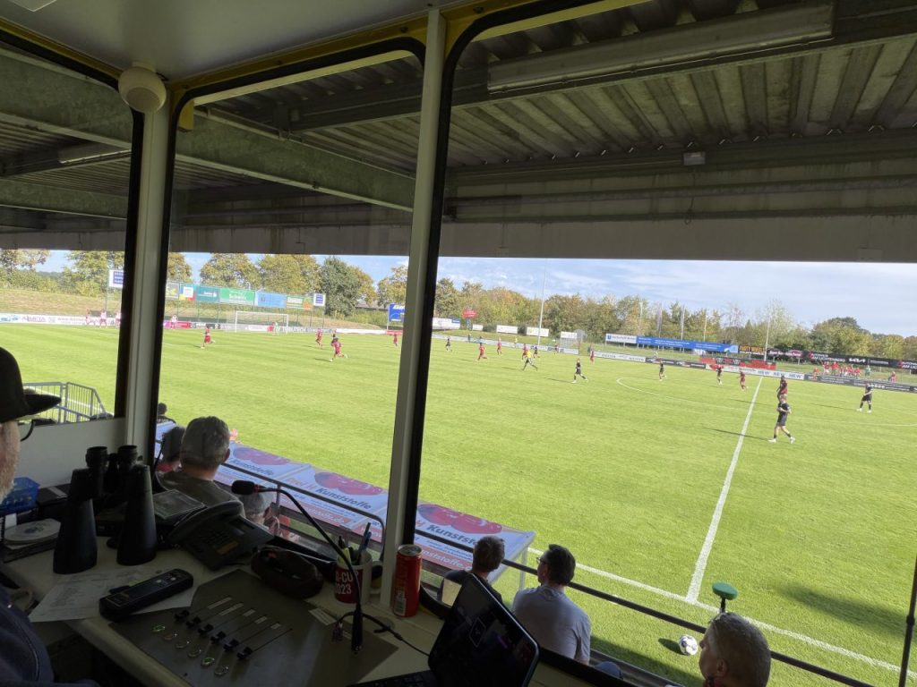Premiere am Mikrofon beim FC Wegberg-Beeck